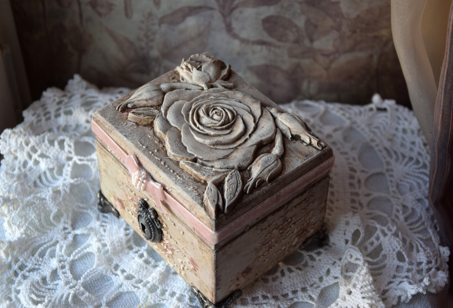 keepsake box roses, Engagement Ring box, Jewelry flower box, Wedding box, wooden Memory Box, gift for her, jewelry organizer, ring holder, 50th birthday gift, for women, funny gift, gift basket for mom, small wooden box