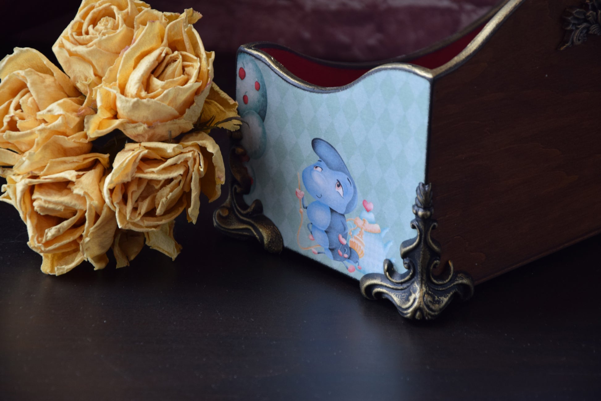 Alice in wonderland, baby keepsake box, jewelry organizer, Queen of Hearts, wooden jewelry box, baby nursery decor, keepsake box, makeup vanity, trinket box, Mail Organizer, jewelry holder, jewelry box, Mail Holder, letter container