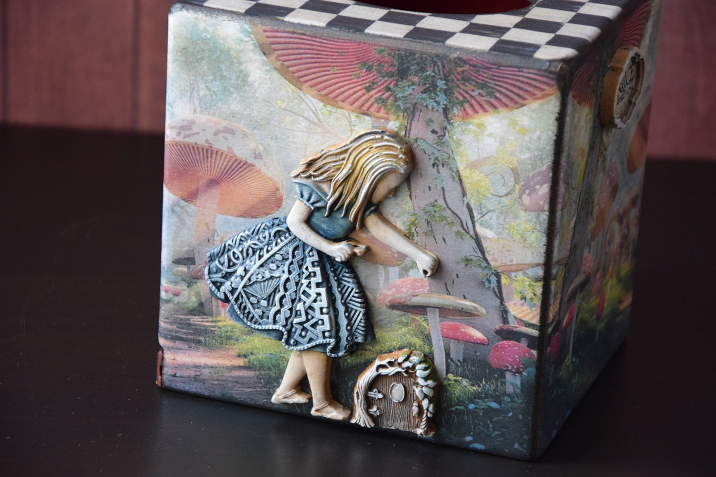 Tissue Box Alice in Wonderland