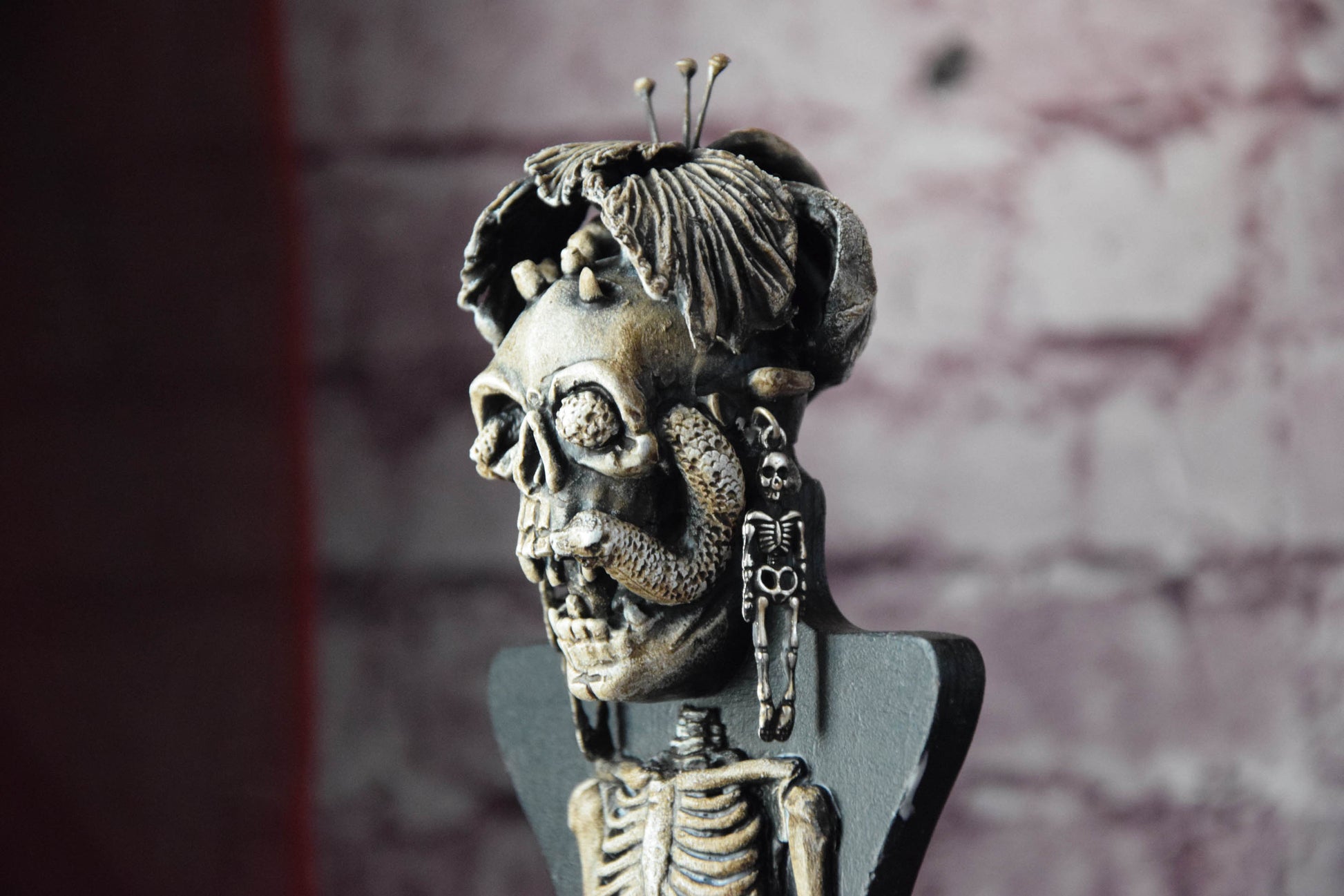 dark decor, Halloween art, jewelry storage, gothic decor, Skeleton sculpture, monster skeleton, Jewelry stand, Skeleton Art, monster skull, Skeleton bones, macabre decor, Whimsigoth decor, halloween decor